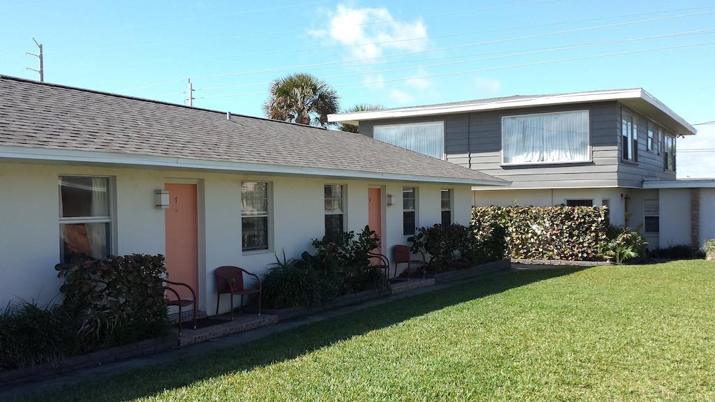 Surf Studio Beach Resort Cocoa Beach Exterior photo