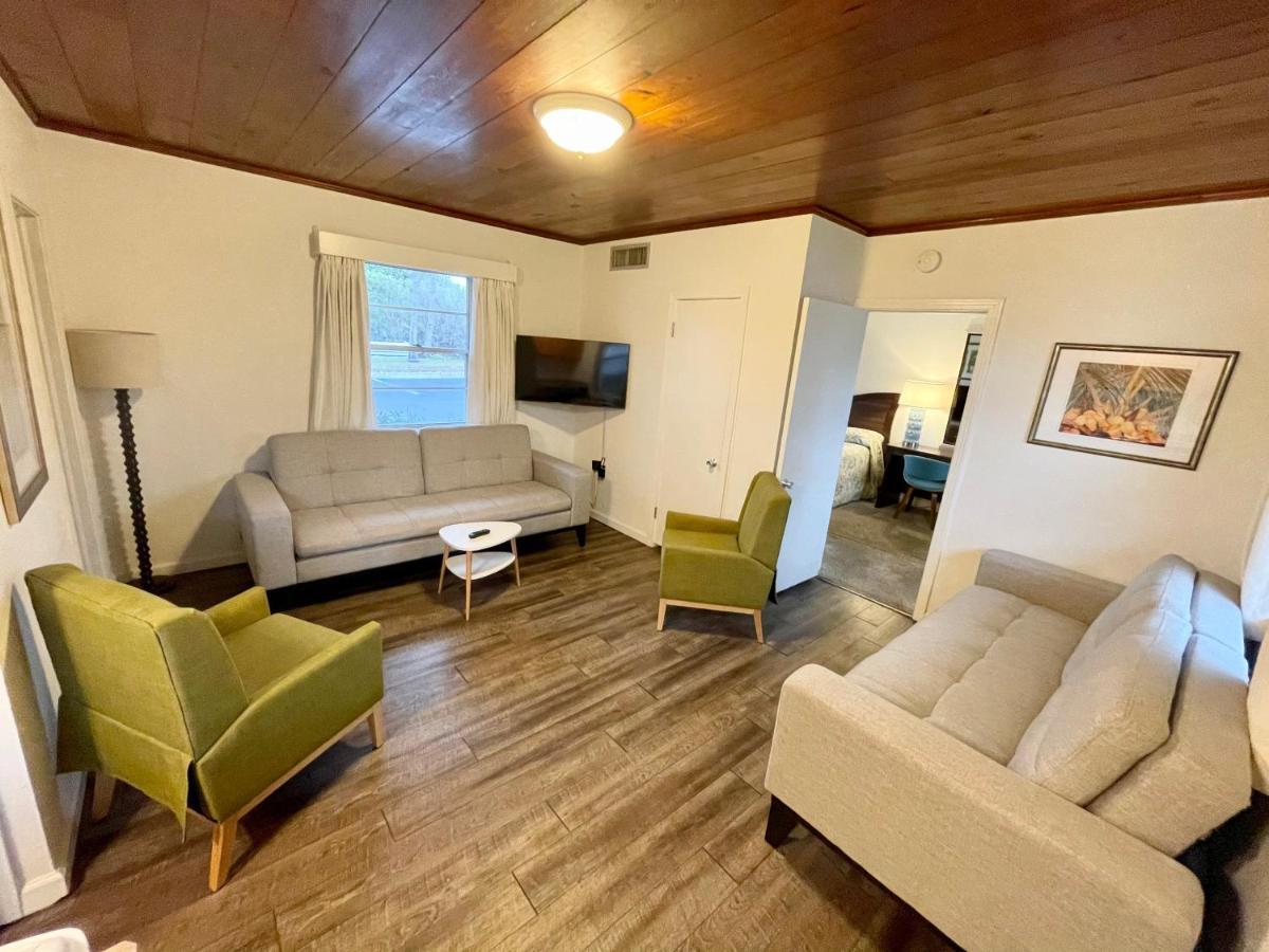 Surf Studio Beach Resort Cocoa Beach Exterior photo
