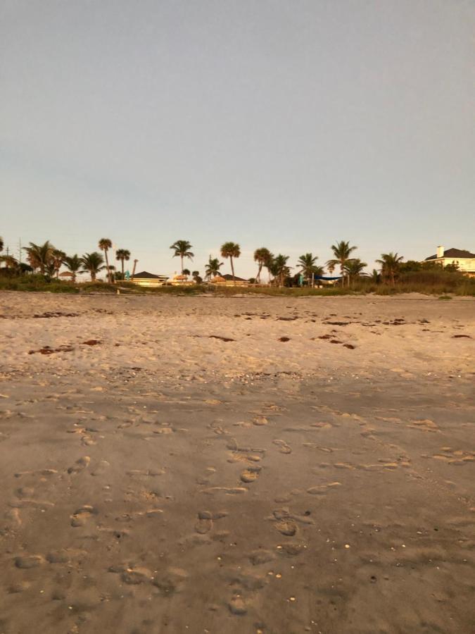 Surf Studio Beach Resort Cocoa Beach Exterior photo