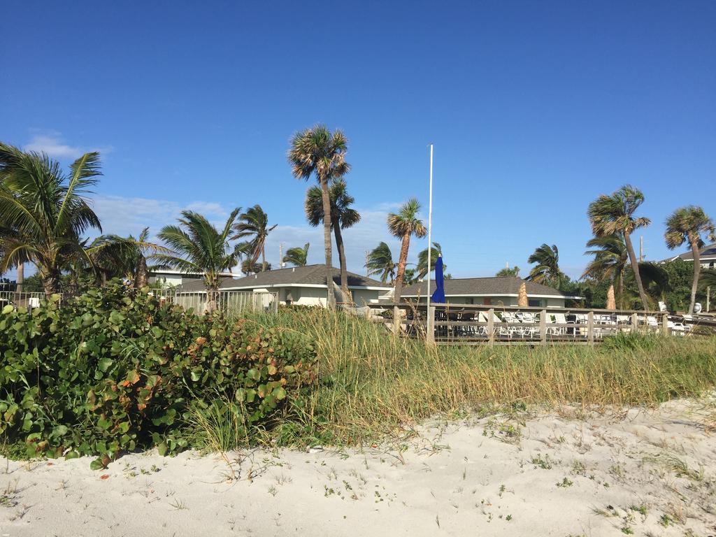 Surf Studio Beach Resort Cocoa Beach Exterior photo
