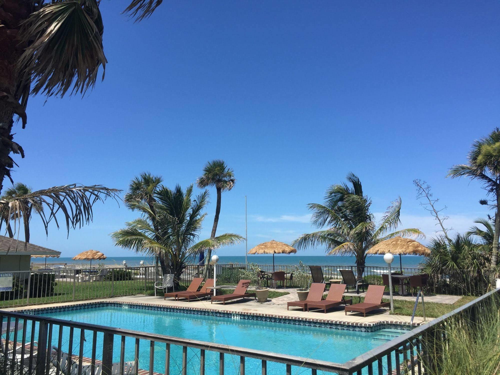Surf Studio Beach Resort Cocoa Beach Exterior photo